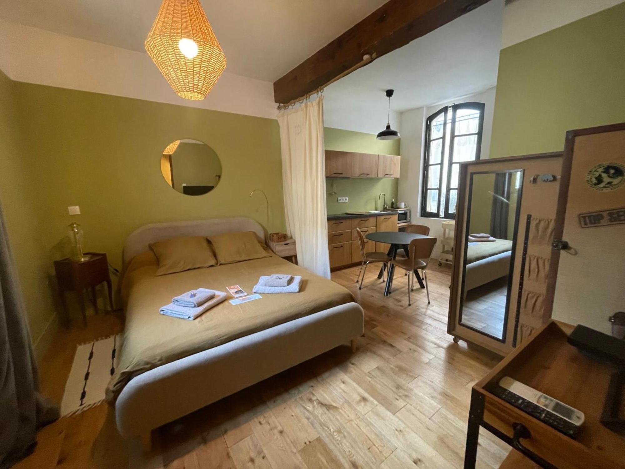 ארל Studio De Charme A La Roquette מראה חיצוני תמונה